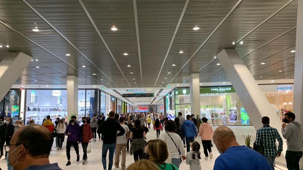 Visitantes del Vialia Vigo en su primer fin de semana abierto