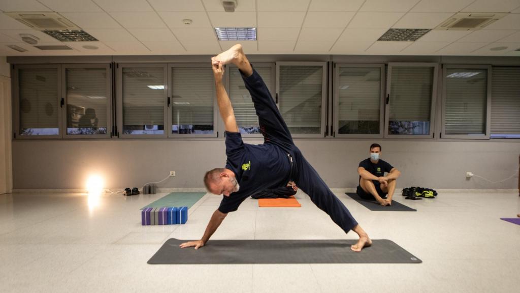 David ejecuta un ejercicio.