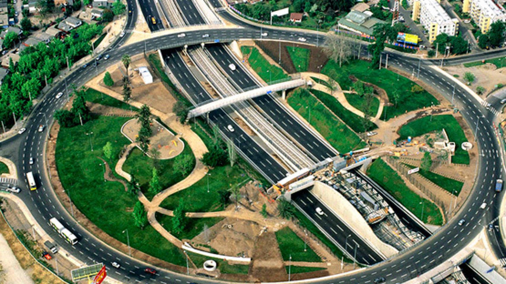 Tramo de la autopista Américo Vespucio desarrollado por Sacyr.