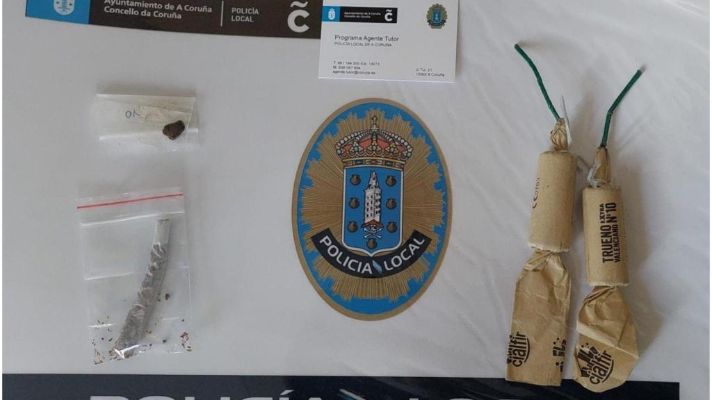 Droga y explosivos incautados.