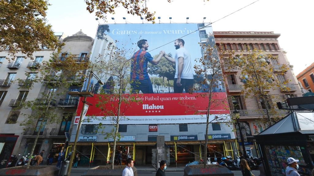 Lona de Mahou de El Clásico en Las Ramblas