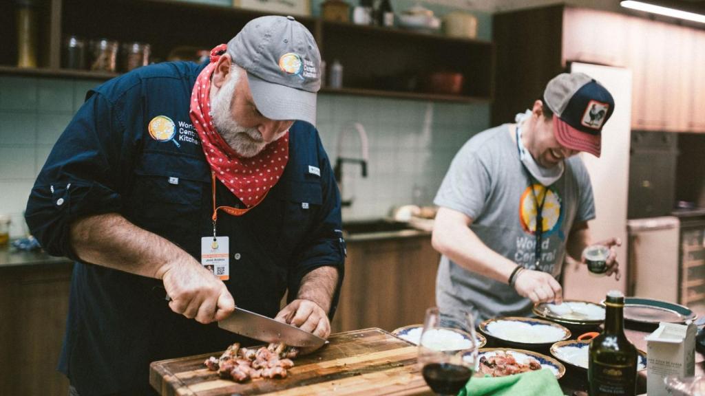 José Andrés con su socio de World Central Kitchen en Barcelona, Carles Tejedor Muntadas.