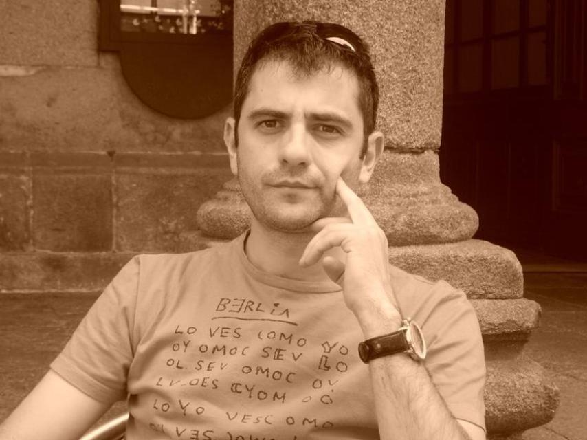 Bolaños estaba en la caseta del PSOE en las fiestas de Aluche cuando se ofreció a echar una mano a Sánchez en su candidatura a la secretaría general.