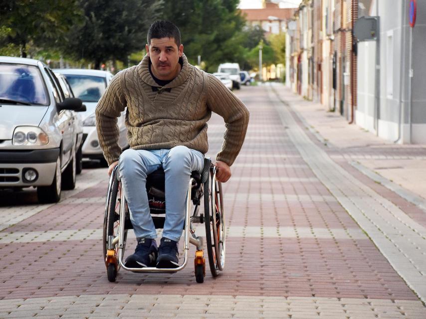 Rodrigo a su llegada a la entrevista