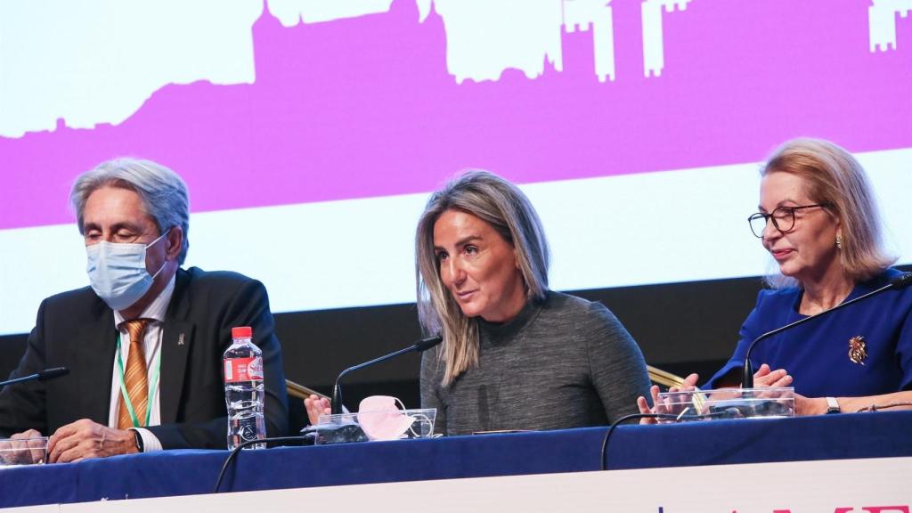 La alcaldesa de Toledo, Milagros Tolón, en el centro de la imagen.