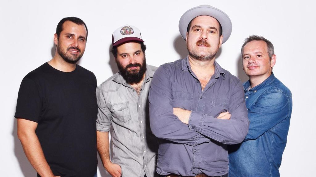 Eladio y los Seres Queridos.