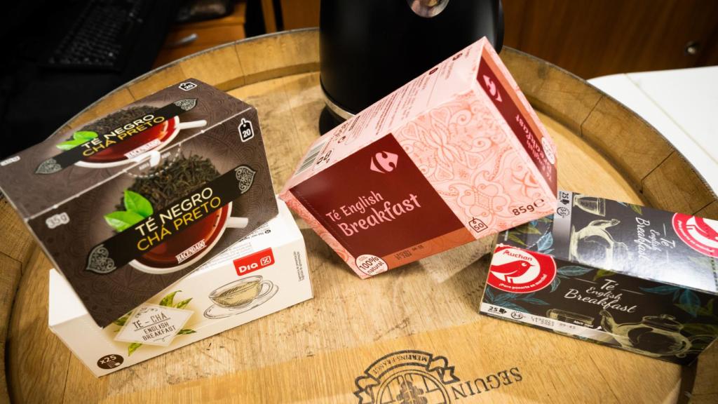 Los cuatro tés negros de los supermercados testados en la cata.