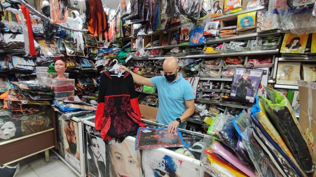 Carrasquilla es todo un clásico de las tiendas de disfraces de Málaga.