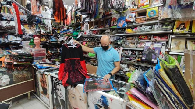 Carrasquilla es todo un clásico de las tiendas de disfraces de Málaga.