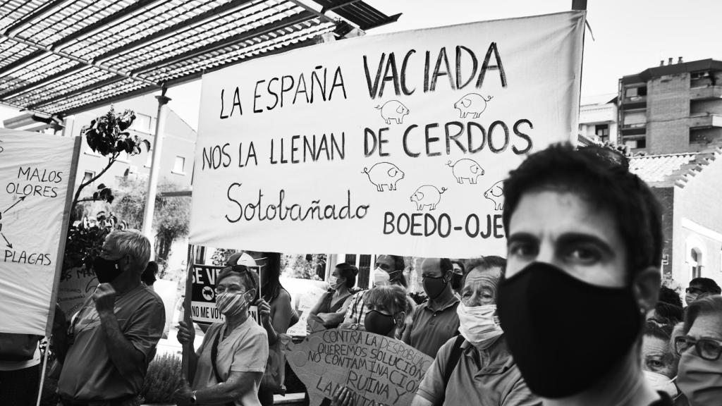 Manifestación contra las macrogranjas