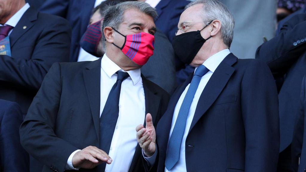 Joan Laporta y Florentino Pérez, en el palco del Camp Nou