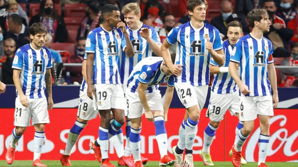 Los jugadores de la Real Sociedad celebran uno de los goles frente al Atlético