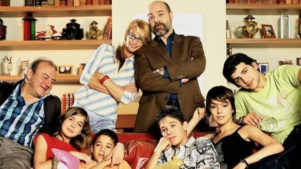 Reparto principal de la serie 'Los Serrano'.