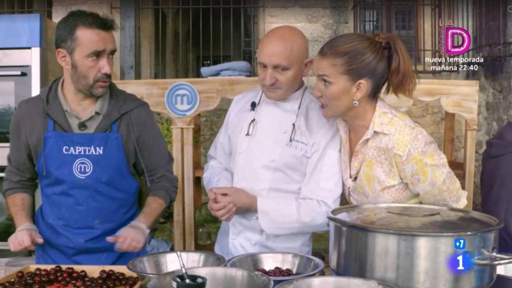 Juanma Castaño discutiendo con Samantha Vallejo-Nágera.