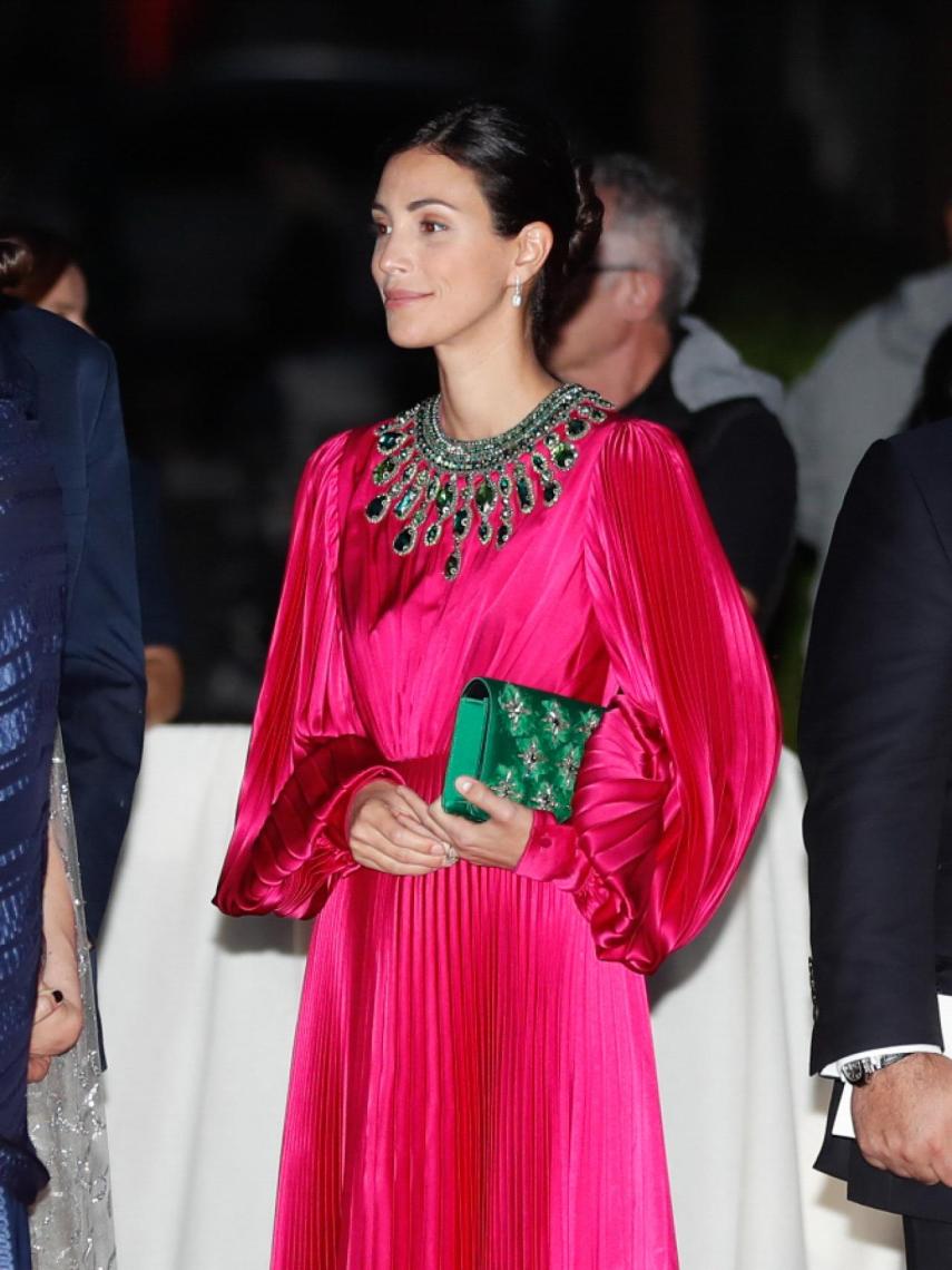 La aristócrata eligió un vestido de Andrew GN, 'clutch' de Yliana Yepez, zapatos de Jimmy Choo y joyas de Suárez.