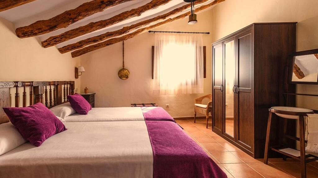 Imagen del dormitorio de una casa rural