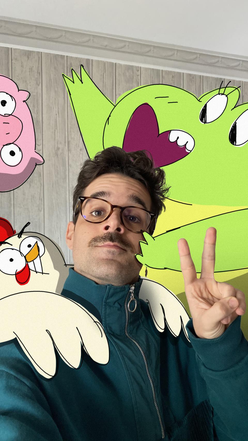 José con algunos de sus personajes.