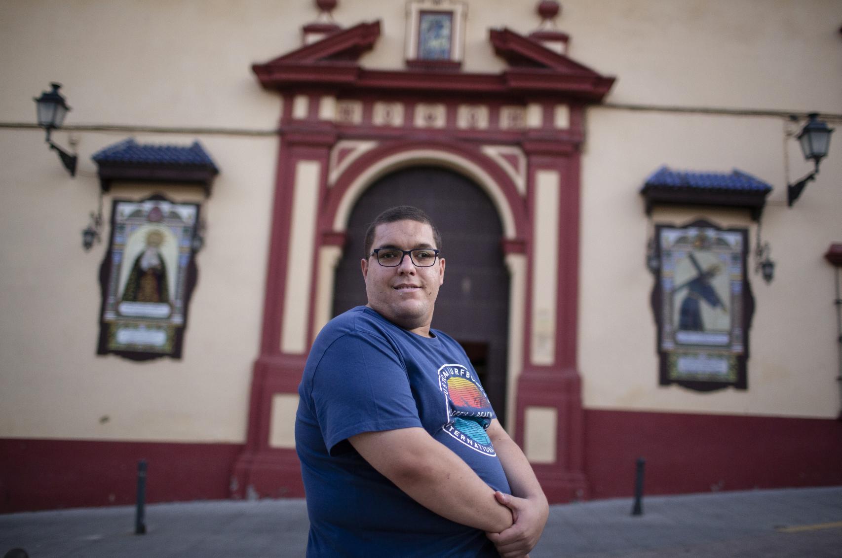 Ángel posa durante la entrevista para EL ESPAÑOL.