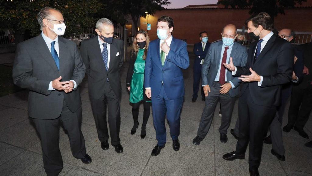 Alfonso Fernández Mañueco, en su llegada al acto