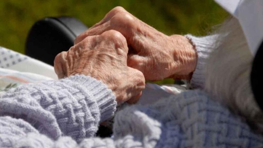 Muchas mujeres mayores de 60 años sufren en silencio la violencia machista.