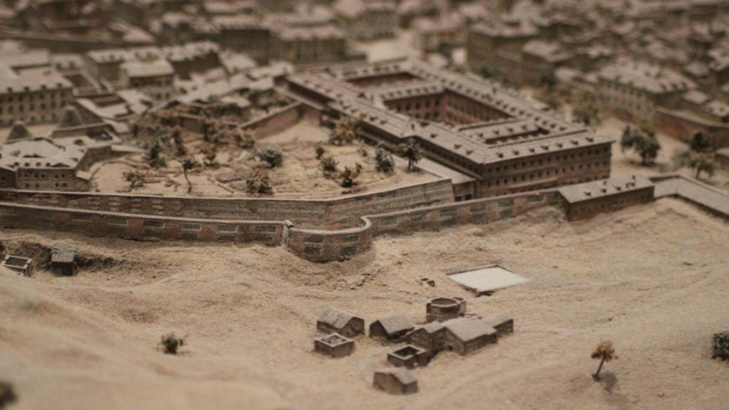 Maqueta del Cuartel de San Gil realizada por León Gil de Palacio. En ella se aprecia el bastión recuperado.