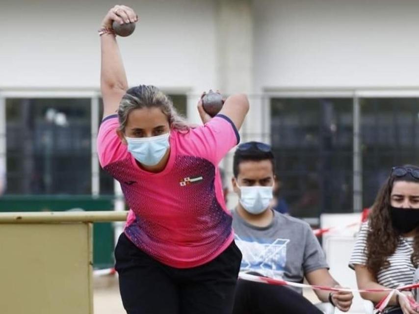 La vallisoletana Ángela López, jugadora de petanca