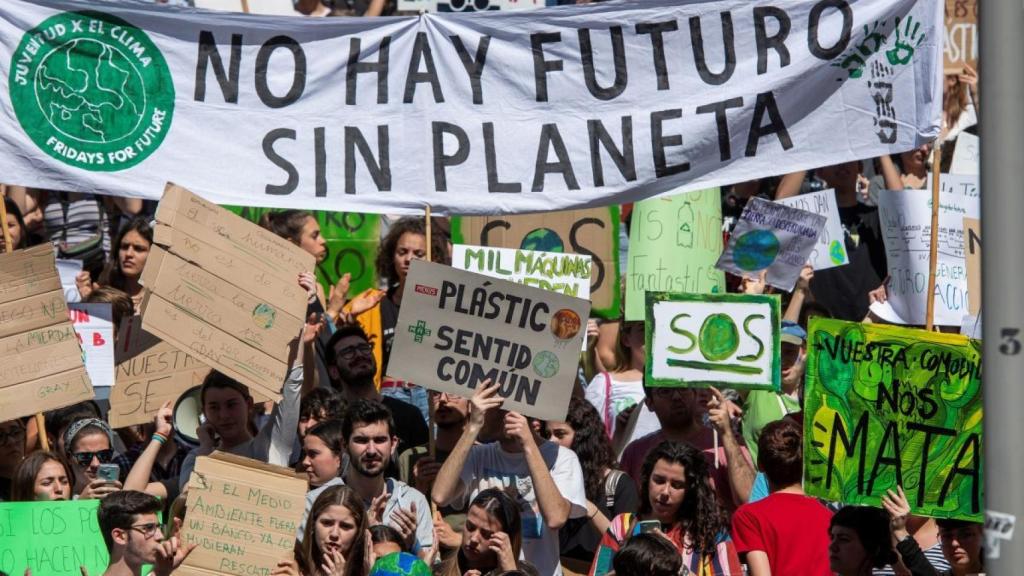 Manifestación por el clima en Sevilla.