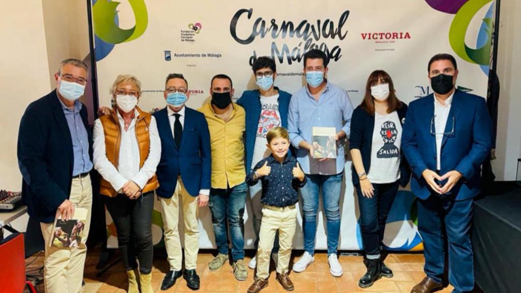 Foto de los protagonistas con las instituciones.