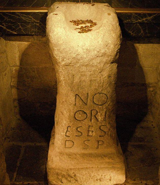  Pedrón (Fuente: Turismo de Padrón)