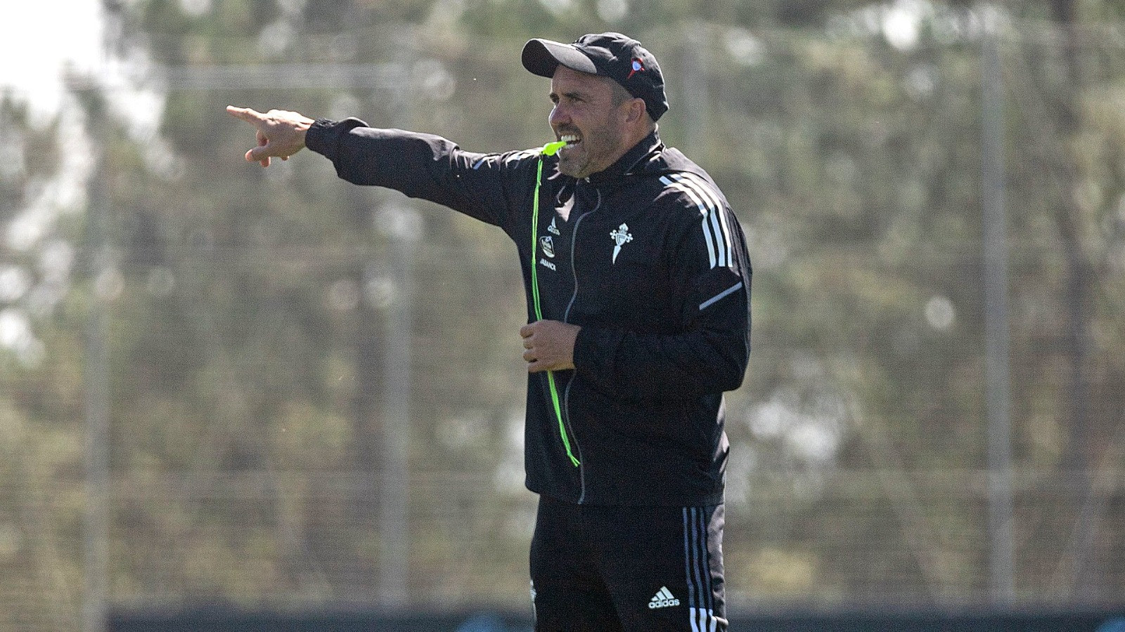 Eduardo Coudet, durante un entrenamiento en la Cidade Deportiva Afouteza