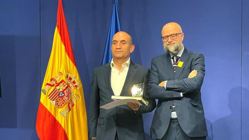 Juan Pablo Merino, director de Comunicación y RSC de Aqualia, y Juan Royo, de CulturaRSC.