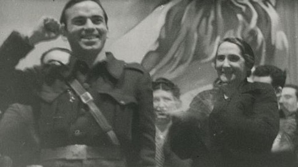 Francisco Antón y La Pasionaria.