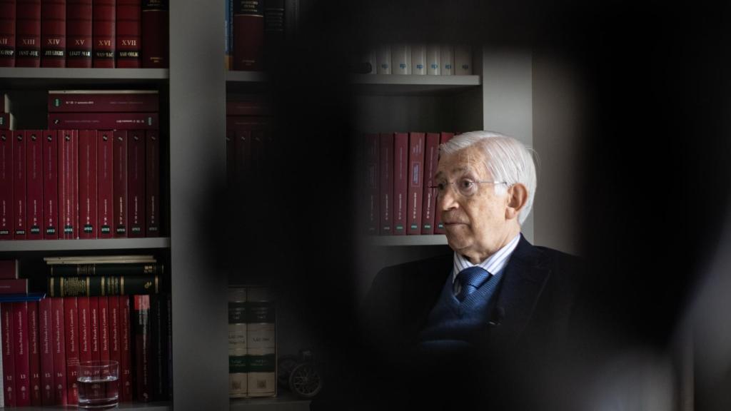 Óscar Alzaga, democristiano, militó en UCD y después fundó el PDP.