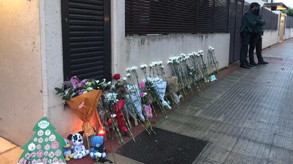 El portal donde fue asesinado Álex, este viernes.