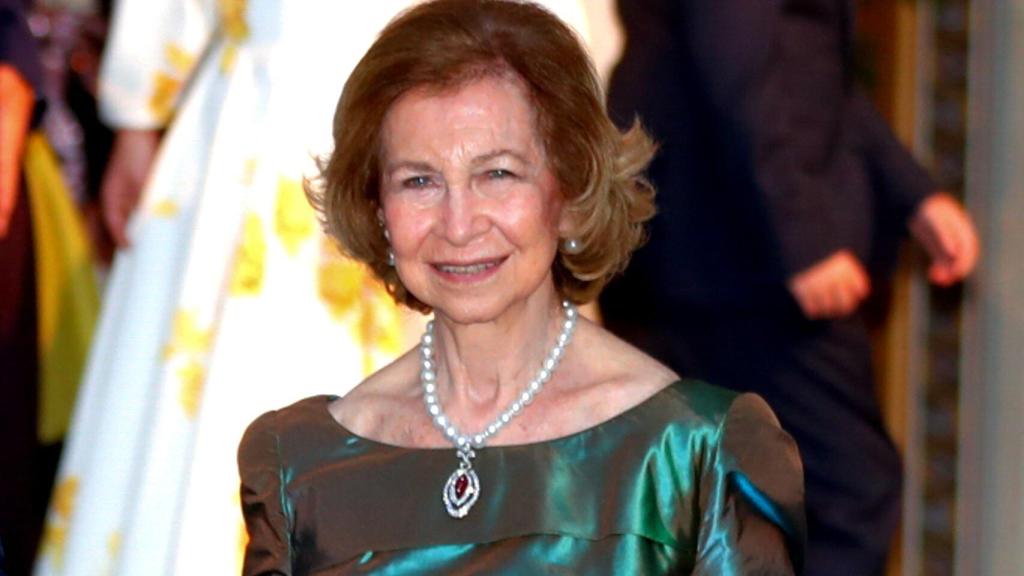 La reina Sofía en la boda de su sobrino Philippos de Grecia con Nina Flohr.