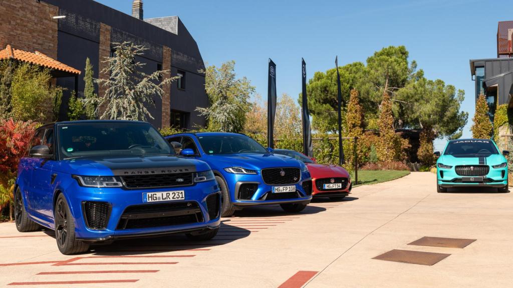 Jaguar y Land Rover actualizan sus modelos más especiales y electrificados