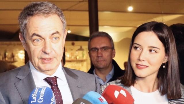 Andrea Fernández junto al expresidente José Luis Rodríguez Zapatero