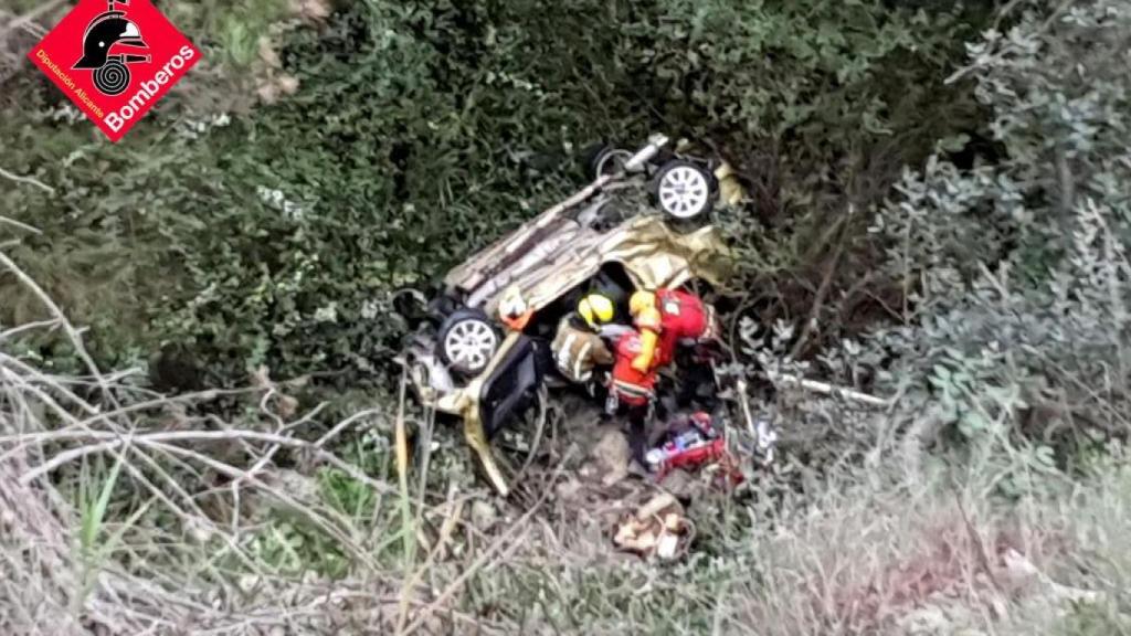 El vehículo fue localizado por una persona que conocía a los dos jóvenes.