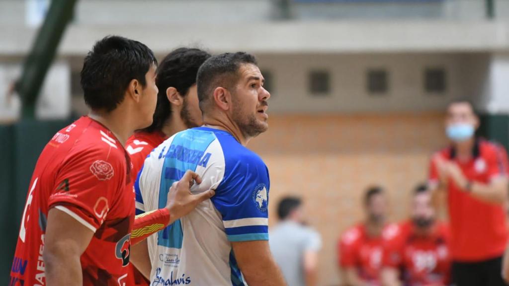 El Trops Málaga reacciona a tiempo y se lleva el derbi andaluz (28-26)