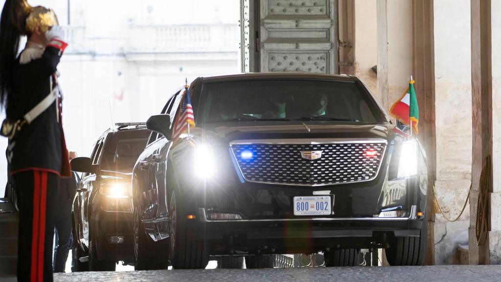 El presidente de los Estados Unidos, Joe Biden, llegando a su encuentro con el Papa en Roma.