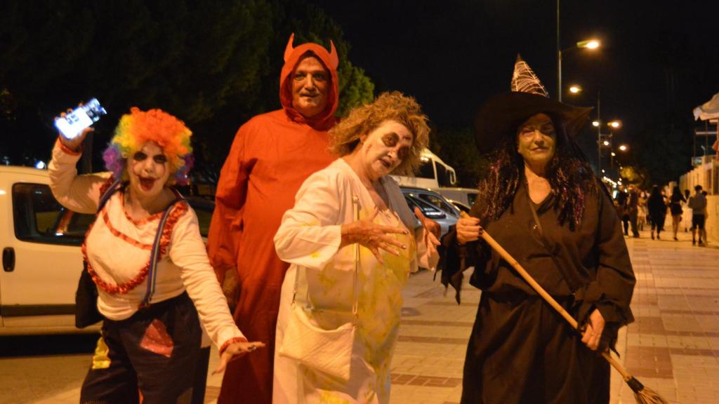 Los mayores con ganas de fiesta.