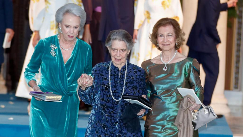 La emérita Sofía junto a su hermana Irene de Grecia y Benedicta de Dinamarca.