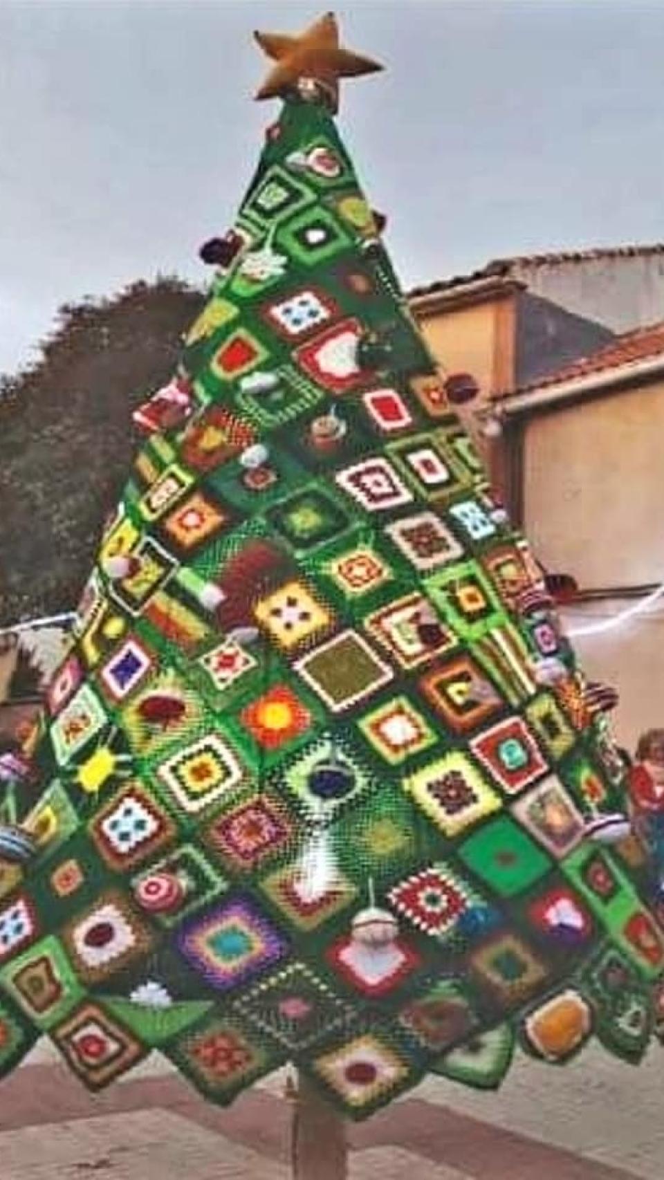 Árbol de Navidad a base de ganchillo