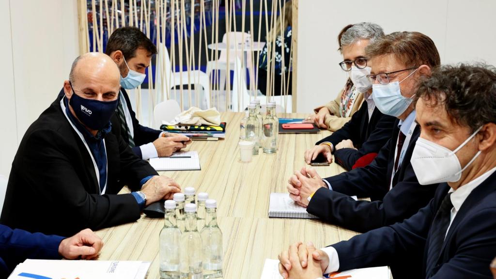 Ximo Puig, en la reunión con la asociación ABTA.