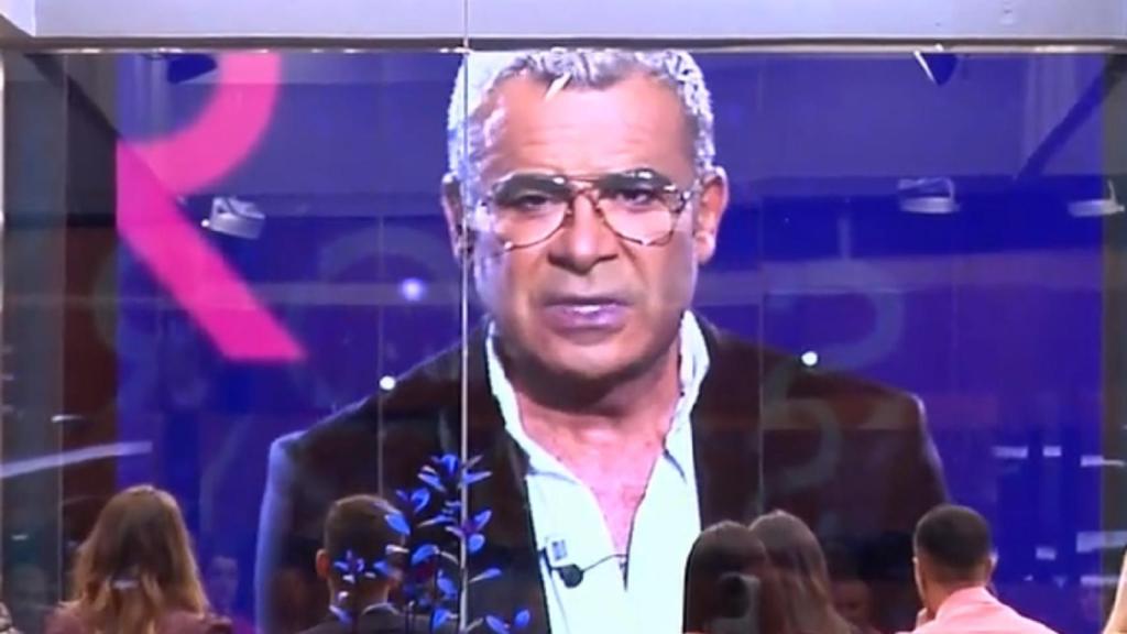 Jorge Javier Vázquez durante una conexión en directo con los habitantes de 'La casa de los secretos'.