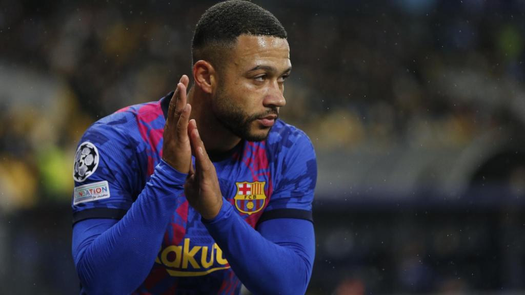 Memphis Depay, en un partido del FC Barcelona de la Champions League 2021/2022