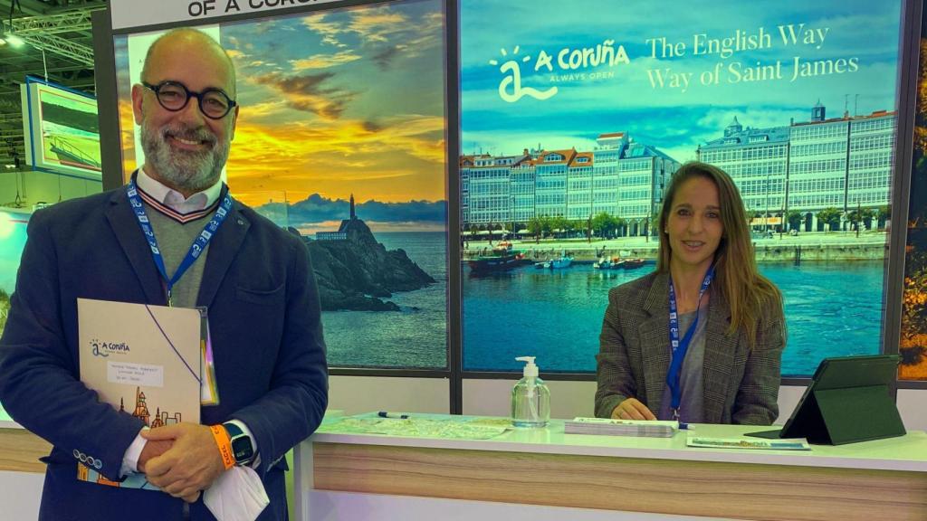 Moisés Jorge Naranjo y Lara Blanco en la World Travel Market de Londres.