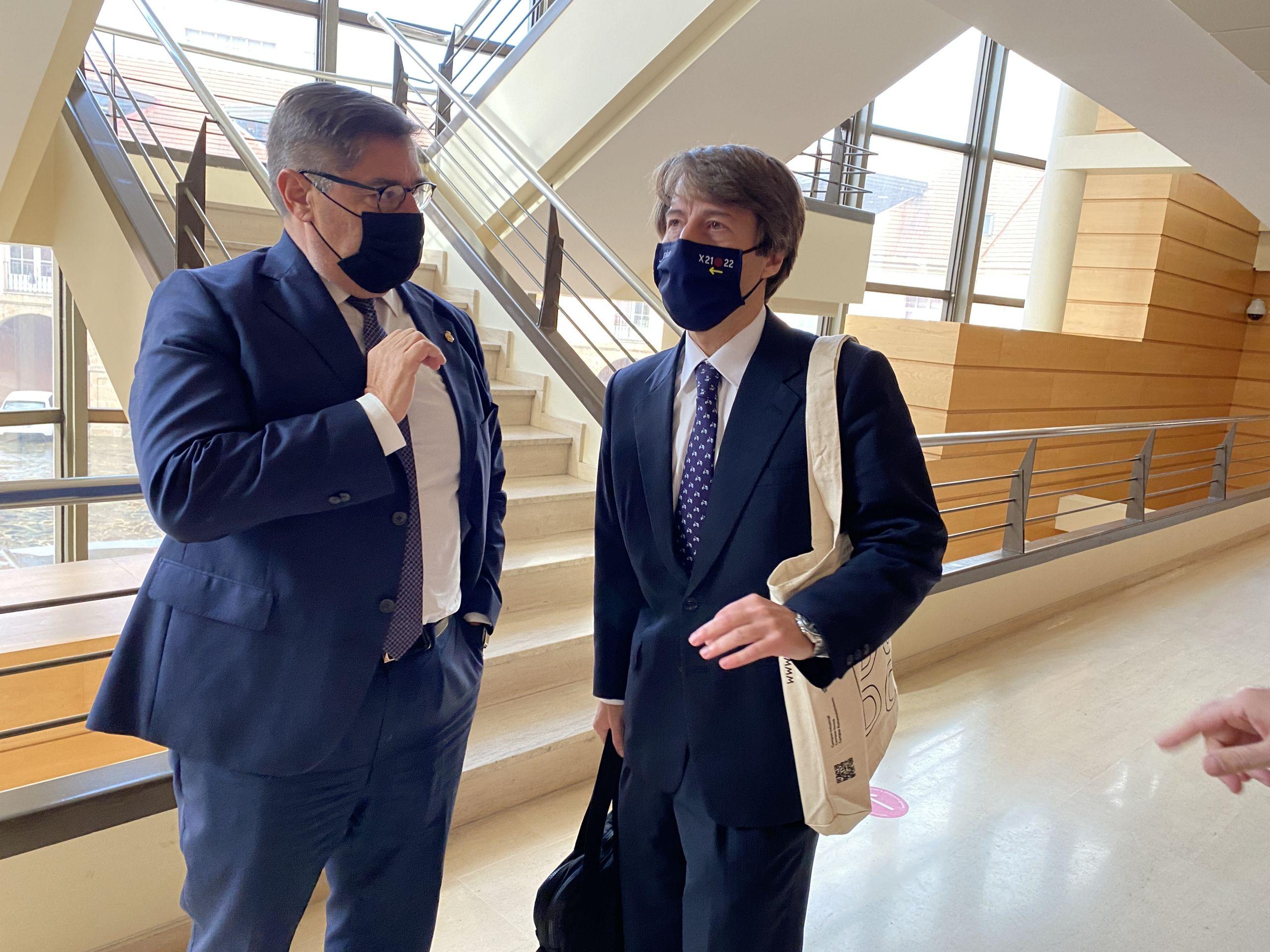 El rector de la UDC, Julio Abalde, y el conselleiro de Facenda, Miguel Corgos (UDC).