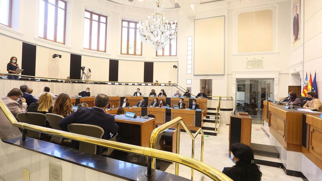 Un momento en el pleno ordinario de la institución provincial.