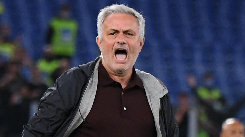 Jose Mourinho, dirigiendo a la Roma